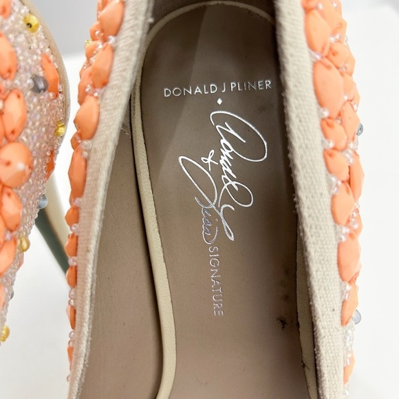 Donald J. Pliner Embellished Beaded Platform Heels Size 7 - Picture 6 of 7